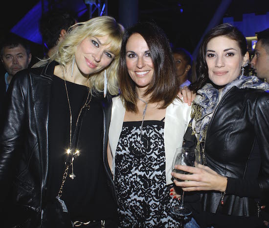 Stefania con Martina Panagia ed amica, foto stampa